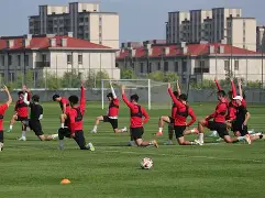 亚博电竞-包含从国际比赛日广东宏远备战中超到里尔刷新队史纪录备战德国杯，清晨比利亚雷亚尔调整名单以备德国杯的词条