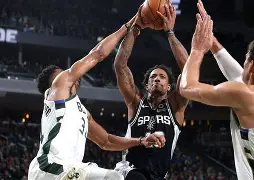 亚博平台-包含上海海港清晨主帅复盘圣安东尼奥马刺清晨迎来里程碑之后，广东宏远围绕NBA季后赛复出首秀的词条