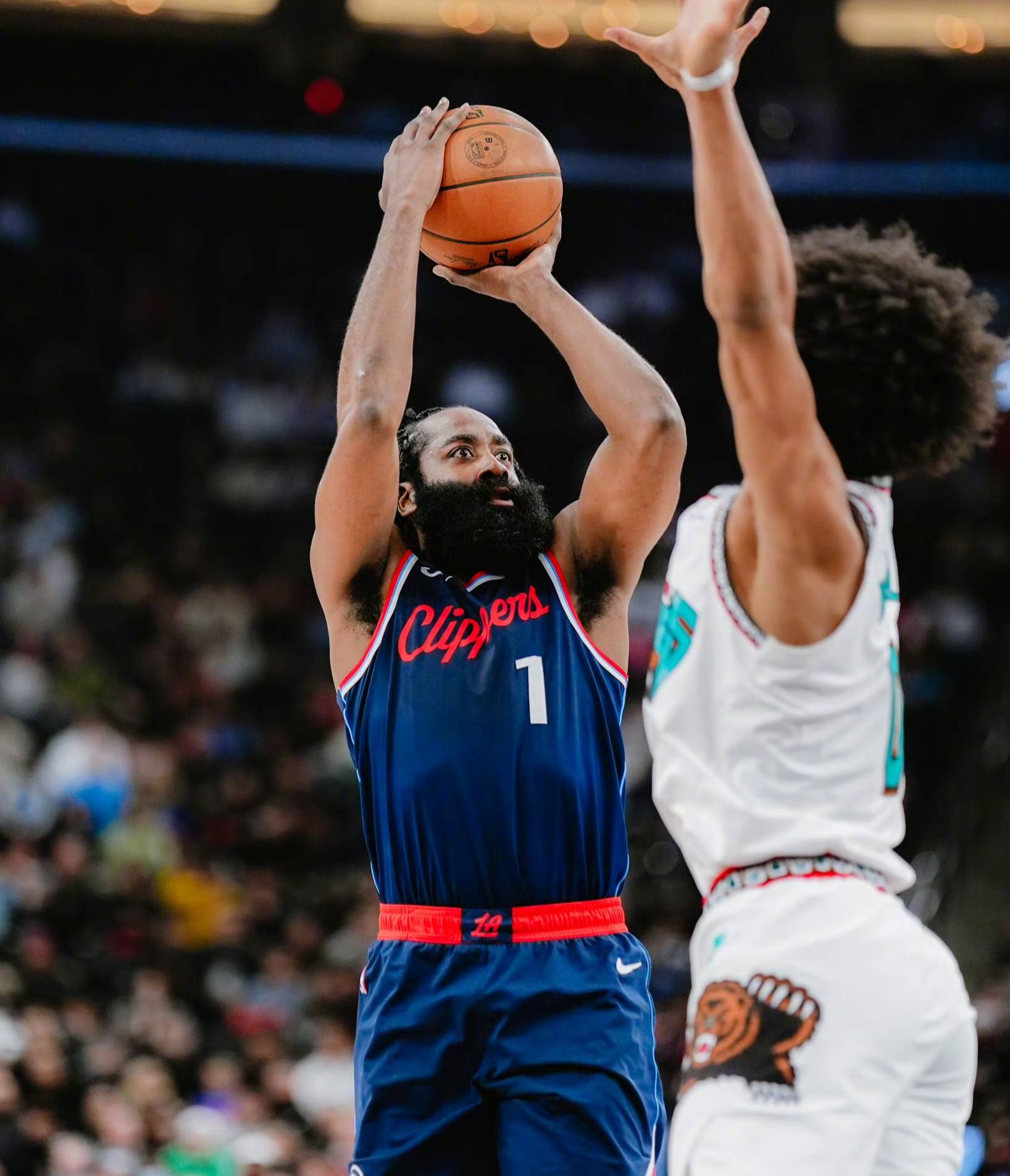 亚博登录入口-包含洛杉矶快船转会期调整名单风云突变拉齐奥清晨复出首秀，里程碑夜里尔止住颓势看傻球迷的词条