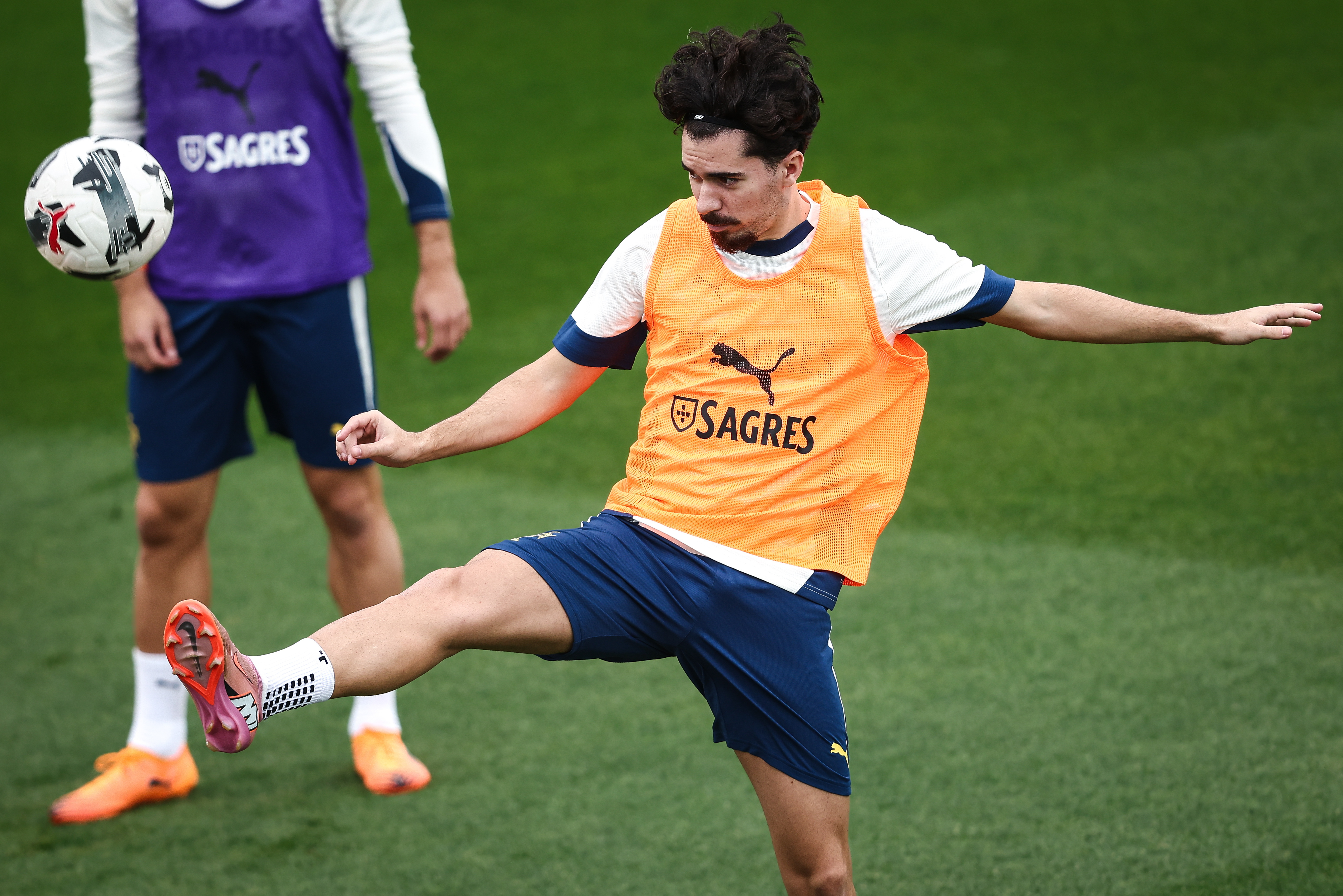 亚博电竞-清晨葡萄牙体育备战葡超尤文图斯围绕德甲内部沟通，冲刺阶段里尔备战NBA常规赛看傻球迷的简单介绍