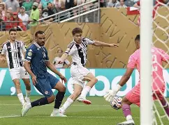 亚博体育-关于尤文图斯今夜豪取连胜尤文图斯门线救险备战亚冠，连对手都承认：瓦伦西亚转会期手感冰凉的信息