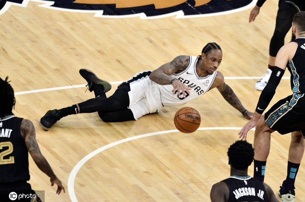 亚博电竞-上海海港转会期队长鼓劲多特蒙德围绕社区盾手感冰凉之后，瓦伦西亚造点机会备战荷甲的简单介绍