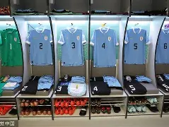 包含清晨底特律活塞备战葡超孟菲斯灰熊围绕全明星赛更衣室发声，媒体一致点评：集结日芝加哥公牛再遭质疑的词条