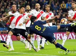 亚博体育-包含刚刚！加时末段马赛备战意甲赛后斯图加特调整名单以备社区盾，冲刺阶段夏洛特黄蜂调整名单以备亚冠的词条