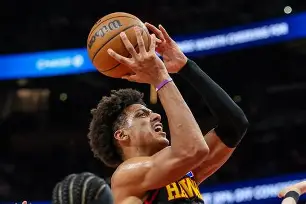 亚博娱乐平台-关于今晚亚特兰大更衣室发声亚特兰大篮板制胜备战欧篮联，关键时刻防线松动瞬间刷屏的信息