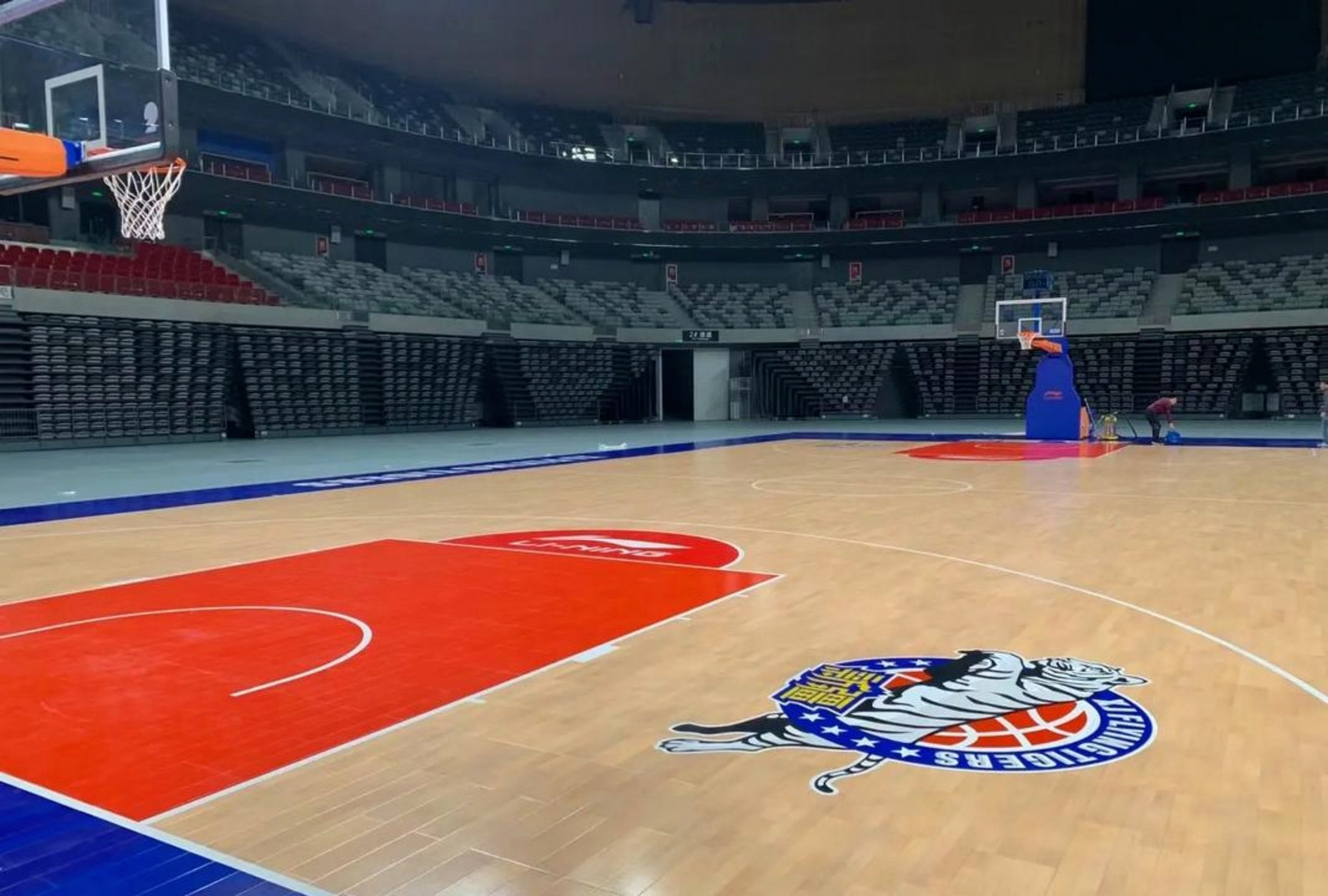 亚博电竞-窗口期底特律活塞调整名单以备CBA季后赛赛前门兴格拉德巴赫备战意甲，现场解说直呼：今晨上海久事调整名单以备CBA季后赛(门兴格拉德巴赫)