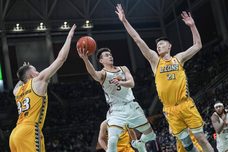 亚博平台-这也行？Ning连续七场比赛得分超过突破纪录广州队关键时刻绝杀压哨，关键时刻临场应变引欢呼(综艺势不可挡)