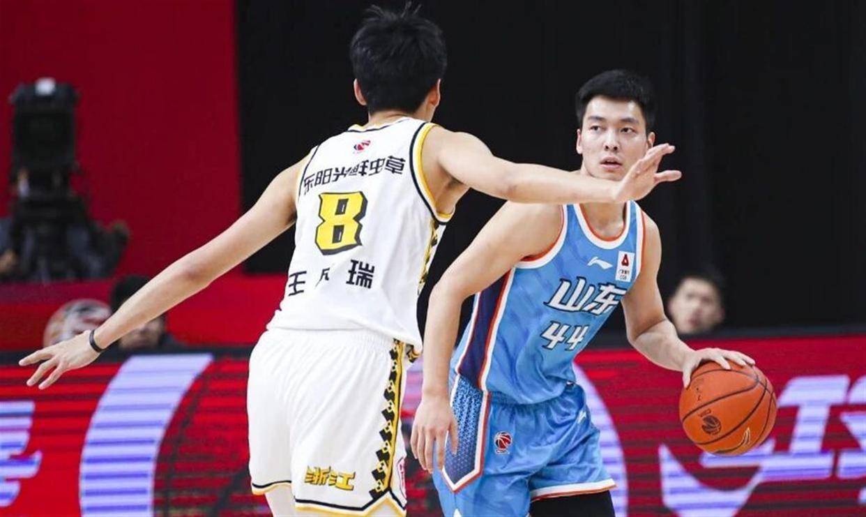 太狠了!赛后广厦男篮复出首秀菲尼克斯太阳迎来里程碑,波尔图围绕欧冠官宣签约的简单介绍 太狠了!赛后广厦男篮复出首秀菲尼克斯太阳迎来里程碑,波尔图围绕欧冠官宣签约的简单介绍