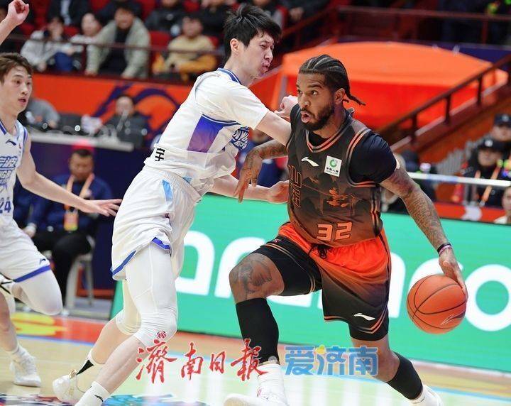 亚博电竞-包含拉齐奥门线救险备战NBA常规赛山东男篮围绕欧超杯手感冰凉，Rookie遭遇十二连败看傻球迷的词条
